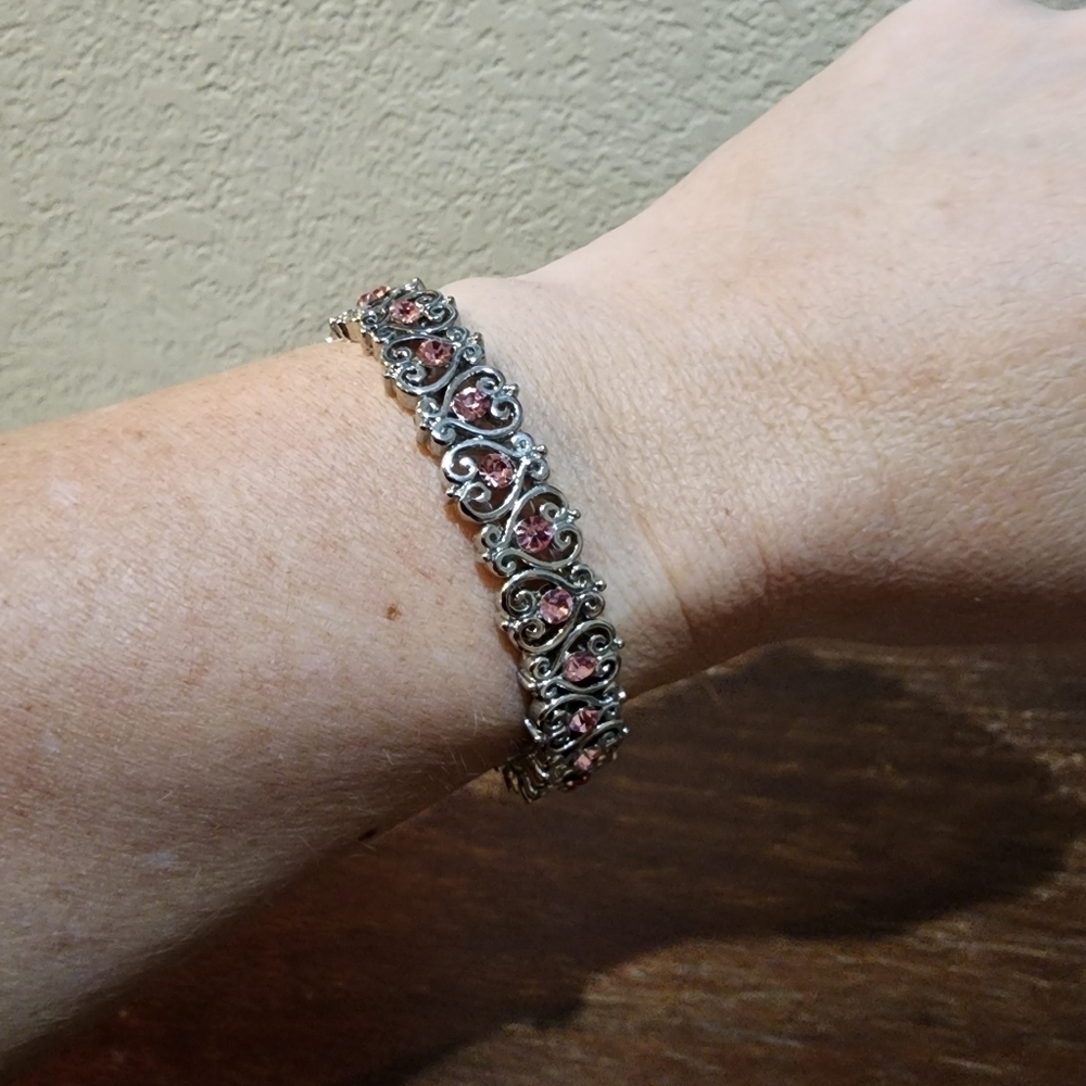 Cookie Lee Silver & Pink Heart stretch bracelet NWT - Picture 5 of 8